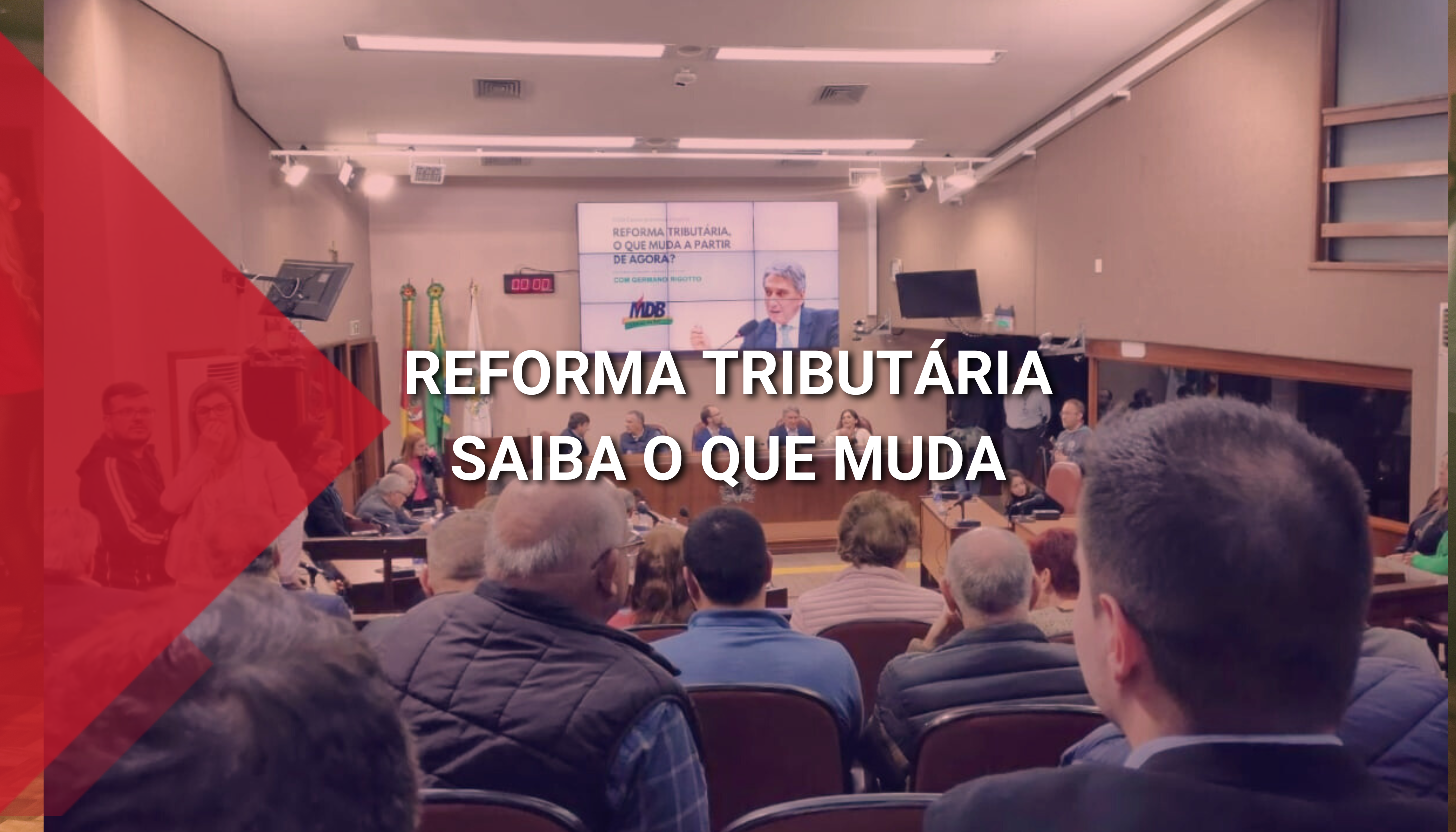 Plenário da Câmara dos Vereadores de Caxias do Sul. fala sobre as mudanças da Reforma Tributária.