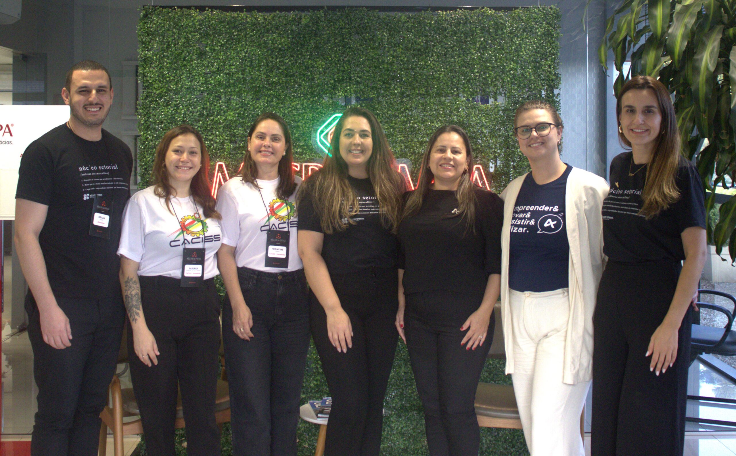 Representantes da Microempa, da Câmara do Comércio, Indústria e Serviço - ACCIS de Sobradinho e da Associação Comercial e Industrial - ACI de Ijuí